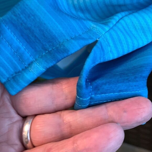 Grand Slam Size Medium airflow short sleeve blue stripe golf polo. - Picture 5 of 9